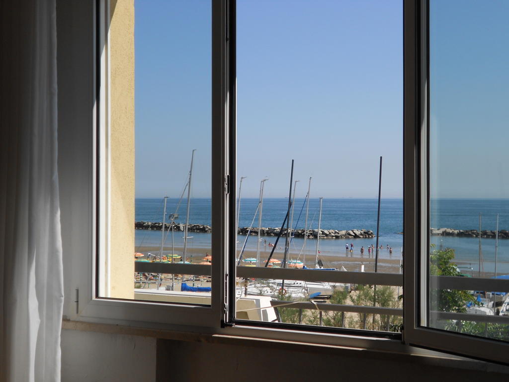 Hotel Laguna Blu リミニ 部屋 写真